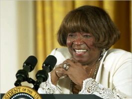 Albertina Walker At The White House In 2002