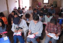 chinese-christians-reading-bible-china-house-church