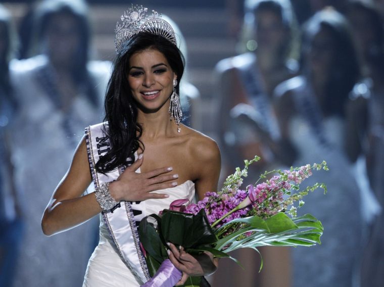 Rima Fakih, former Miss Michigan, was crowned Miss USA in 2010