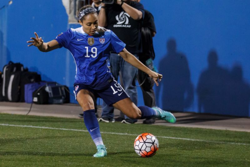 United States defender Jaelene Hinkle (19) in action during the game against Puerto Rico at Toyota Stadium in Frisco, TX on Feb 15, 2016.