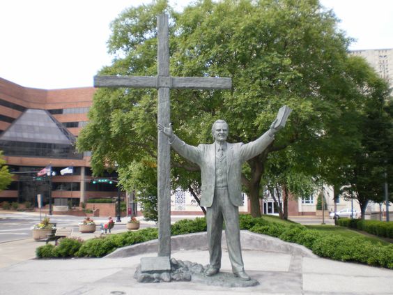 Billy Graham Statue to Replace That of White Supremacist in US Capitol
